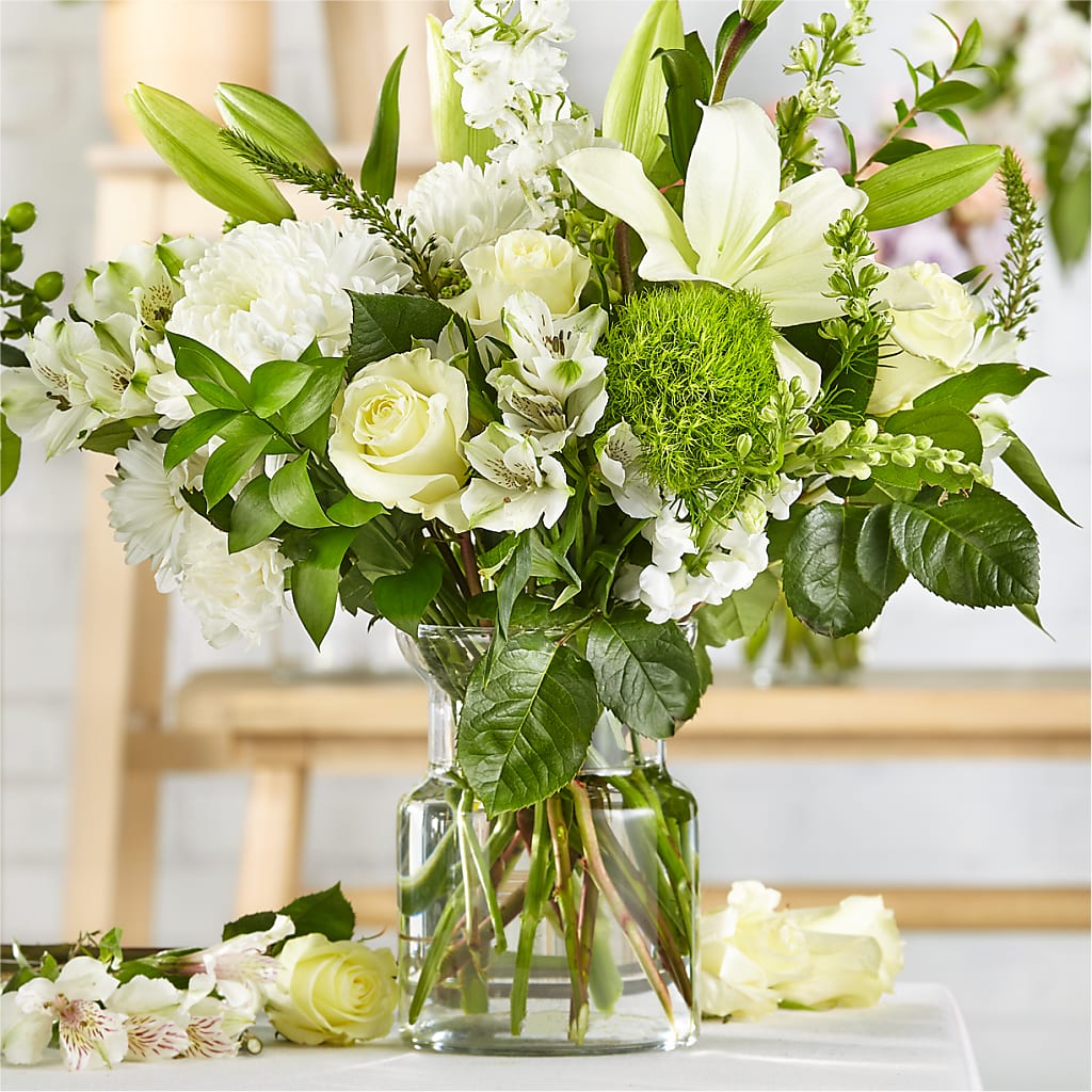 Classic Ivory – A Florist Original – Oopsie Daisy Florist, Raeford NC
