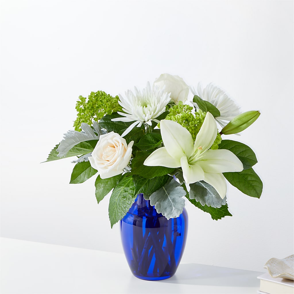 Snowy Dreams Bouquet – Oopsie Daisy Florist, Raeford NC