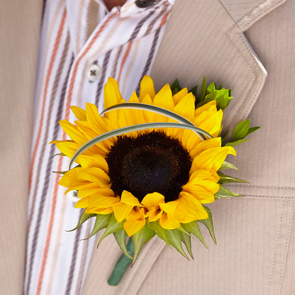 Free Spirit Boutonniere –  Oopsie Daisy Florist, Raeford NC